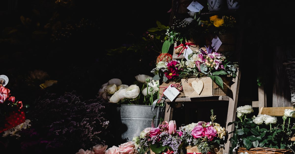 Choosing the Perfect Flower Girl Crown for Your Wedding