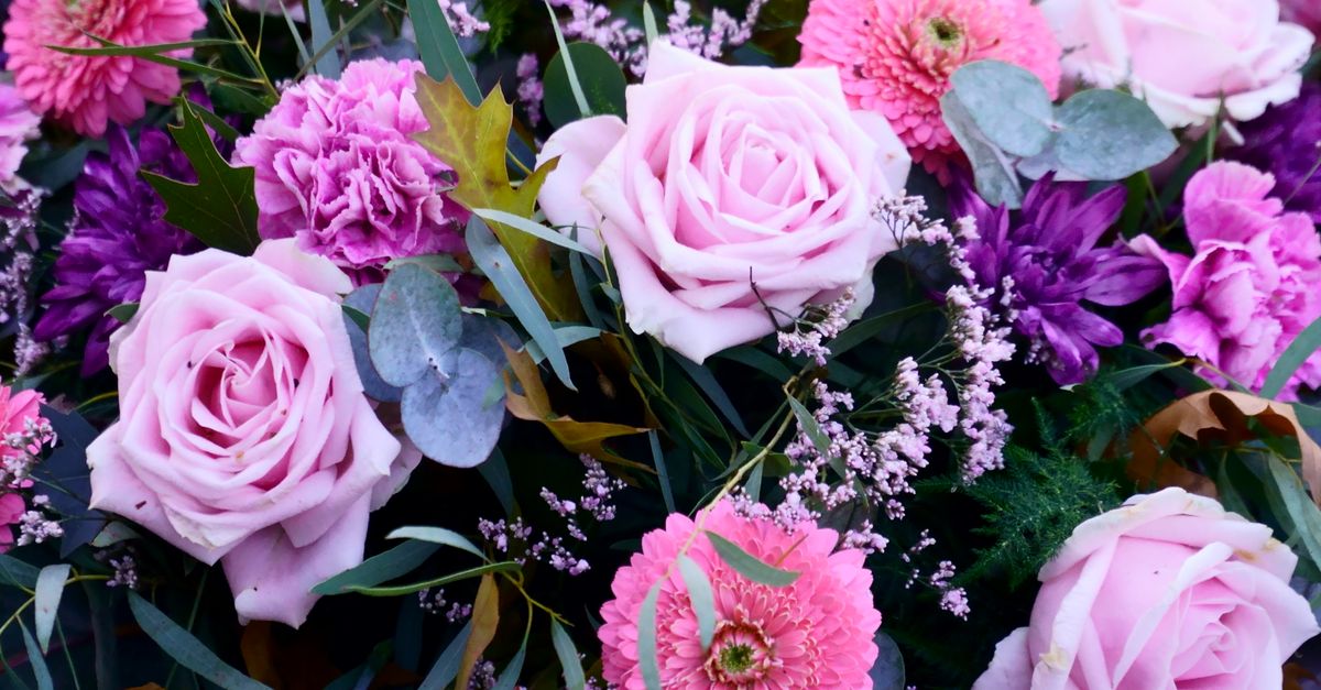 Designing a Unique Bridal Bouquet with Local Flora