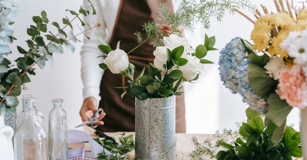 Designing Wreaths with Vibrant Autumn Leaves