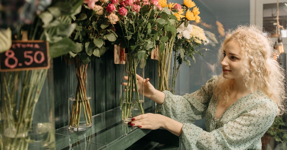 Incorporating Pine and Eucalyptus in Winter Floral Designs