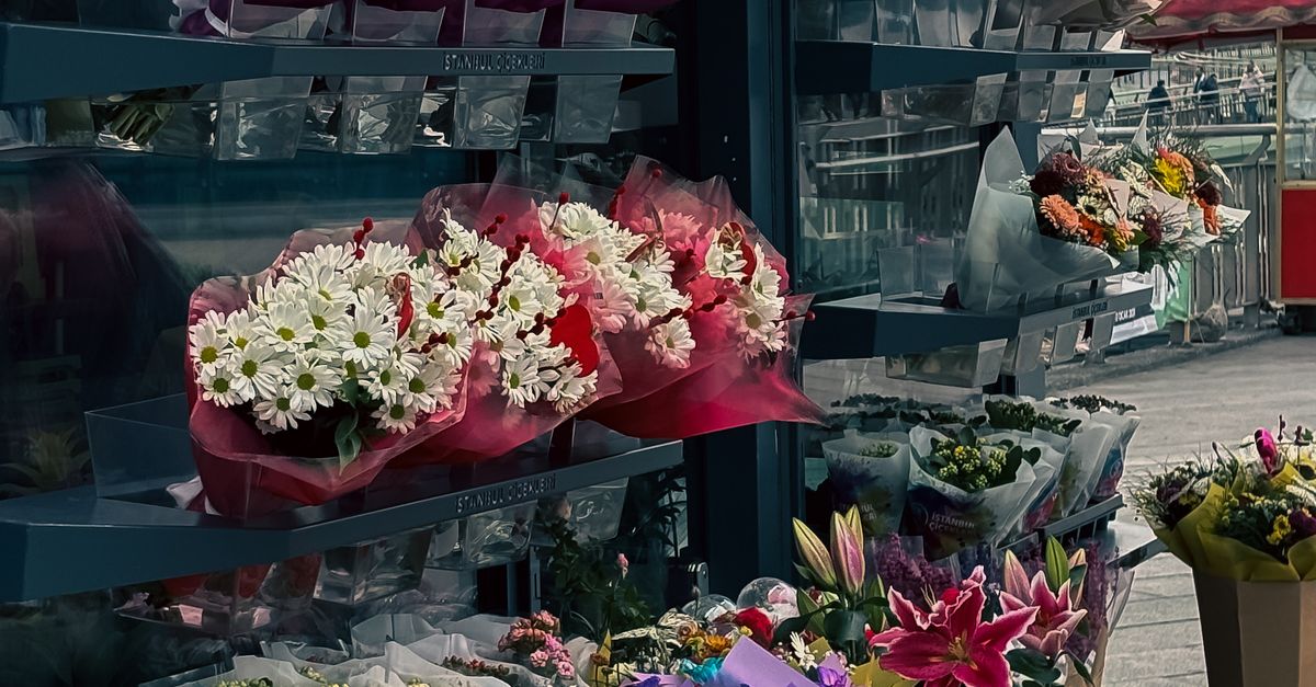 Innovative Floral Installations That Transform Spaces