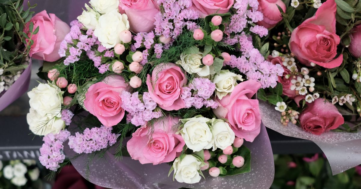 Seasonal Table Arrangements for Festive Gatherings